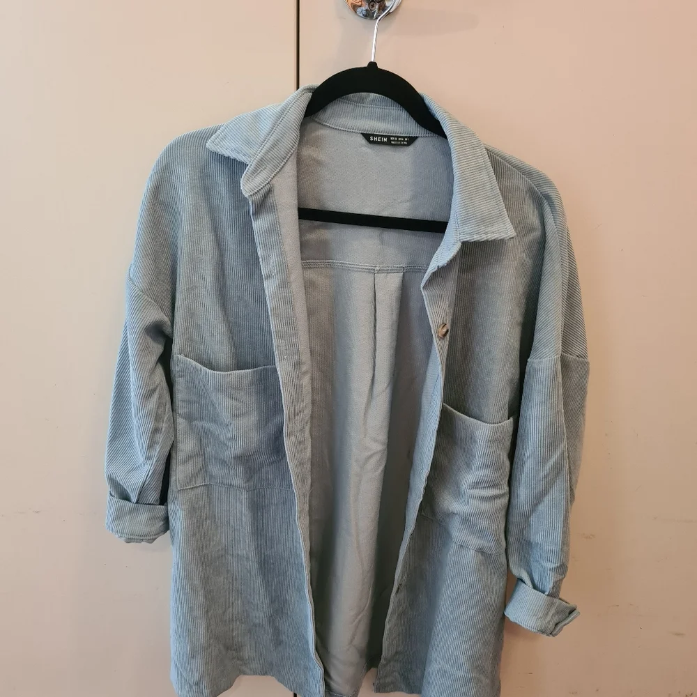 Spring buttoned jacket - Picture 5 of 6